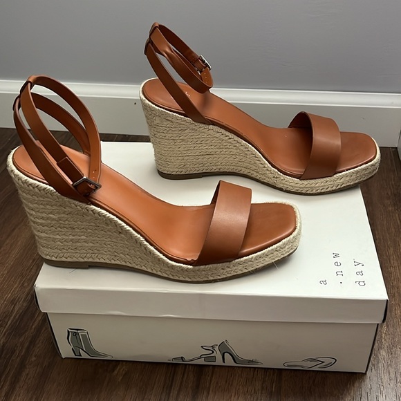 a new day | Tina Wedges Cognac and Jute Size 8.5 - Picture 4 of 9